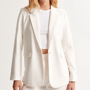 NWOT ABERCROMBIE CREPE BLAZER